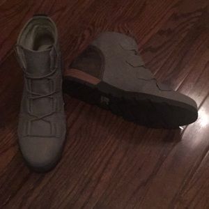 Women's Sorel size 8.5 tan ankle boots